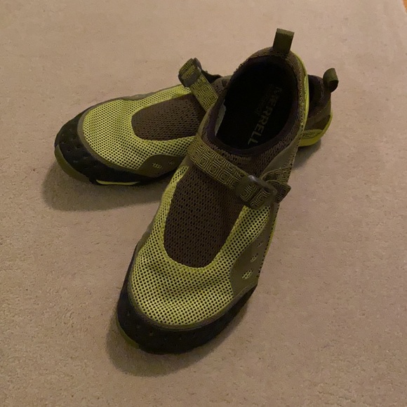 Shoes - Picture 4 of 5